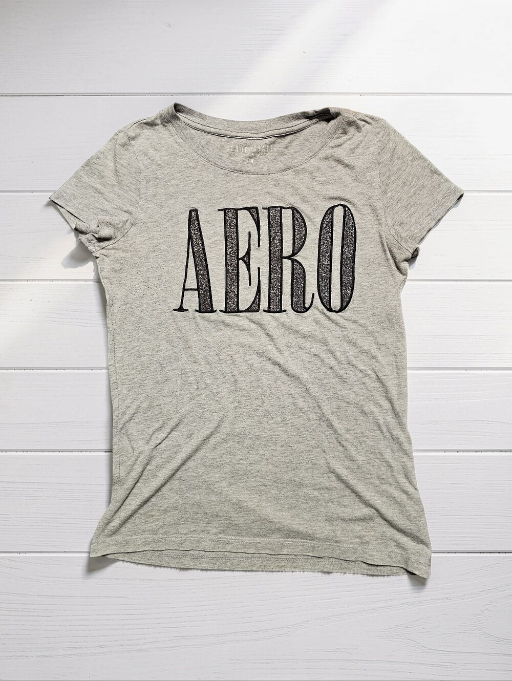 AEROPOSTALE Women's Gray Logo Tee. Size M. Great Condition!